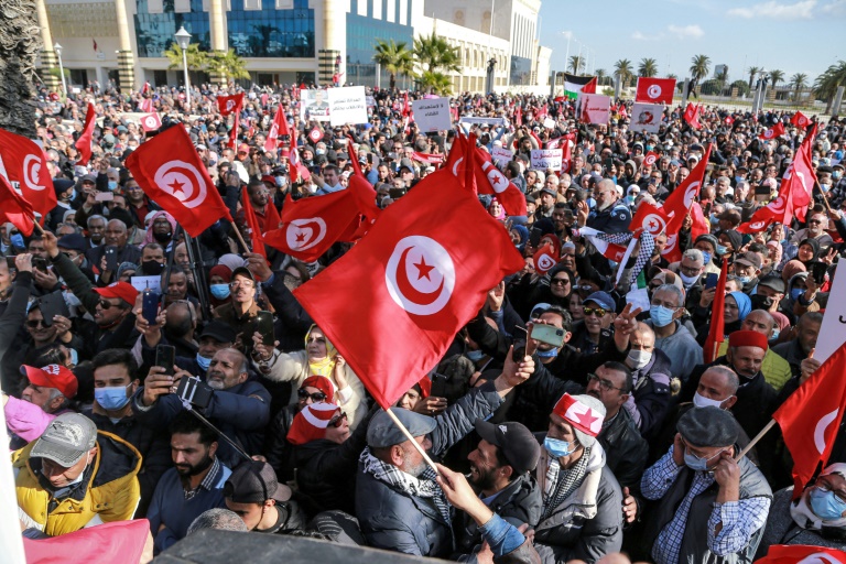 Tunisians protest against the president's expansion of his authority over the judiciary
