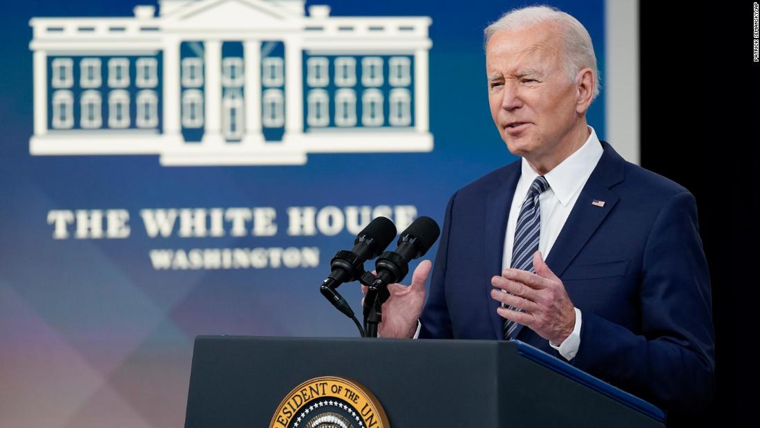Biden announces a historic liberalization of oil reserves and pressures oil companies to do their part to reduce gas prices