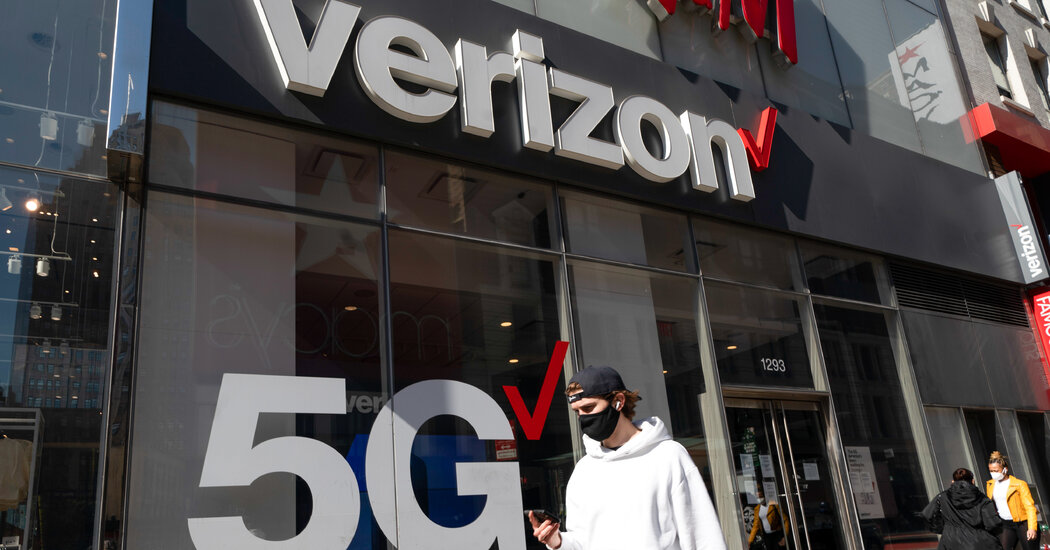 Verizon investigates spam texts but sees no link with Russia