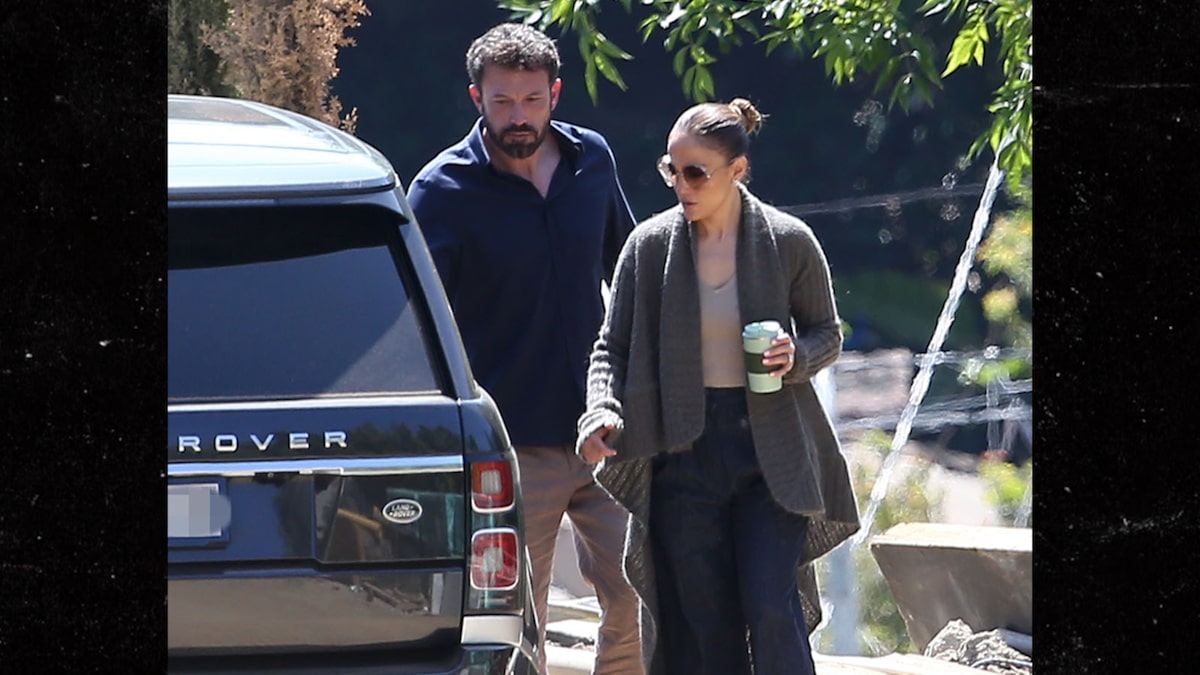 Ben Affleck and Jennifer Lopez continue to chase the house during the Easter holidays