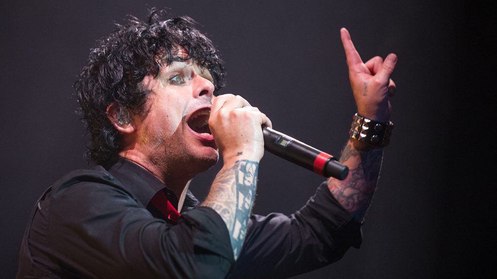 Green Day's Billy Joe Armstrong says he's giving up his US citizenship: 'F---America'