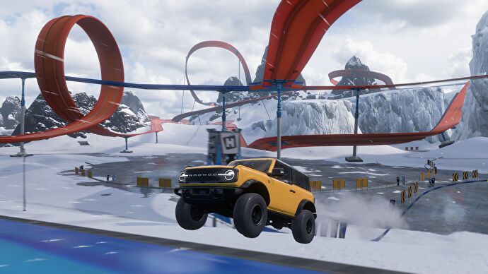 A 4x4 car picks up the air in the Forza Horizon 5 Hot Wheels expansion.
