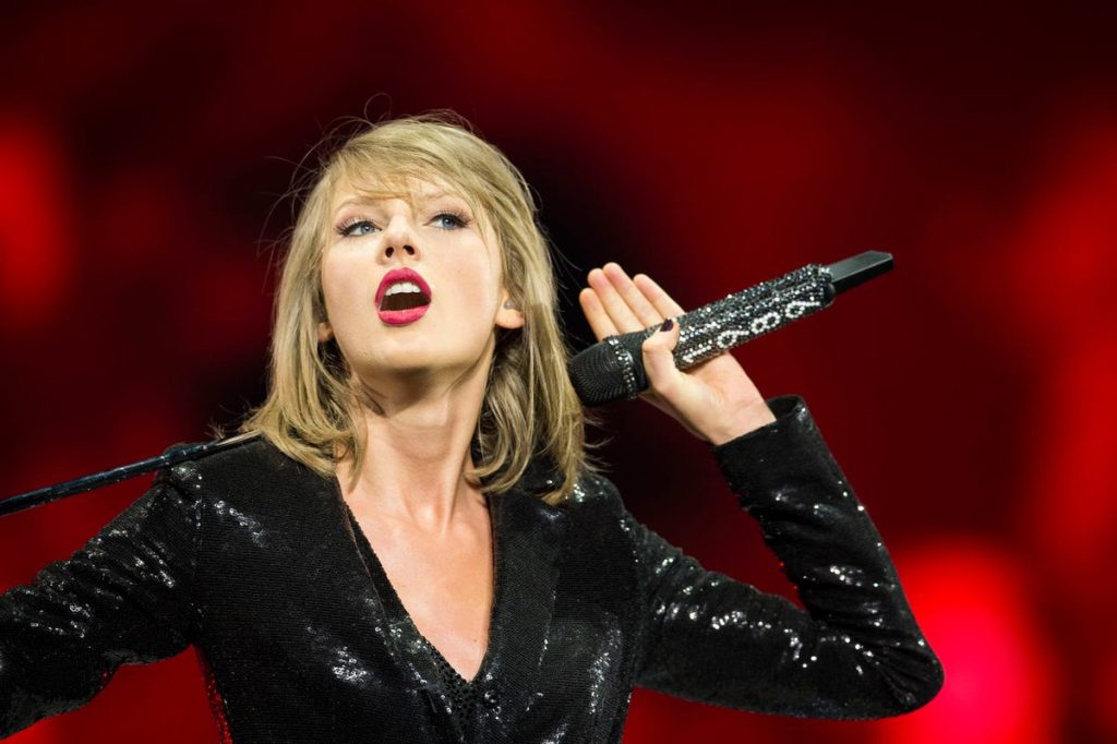 Taylor Swift sparks backlash and ridicule after she releases a list of private jet polluters