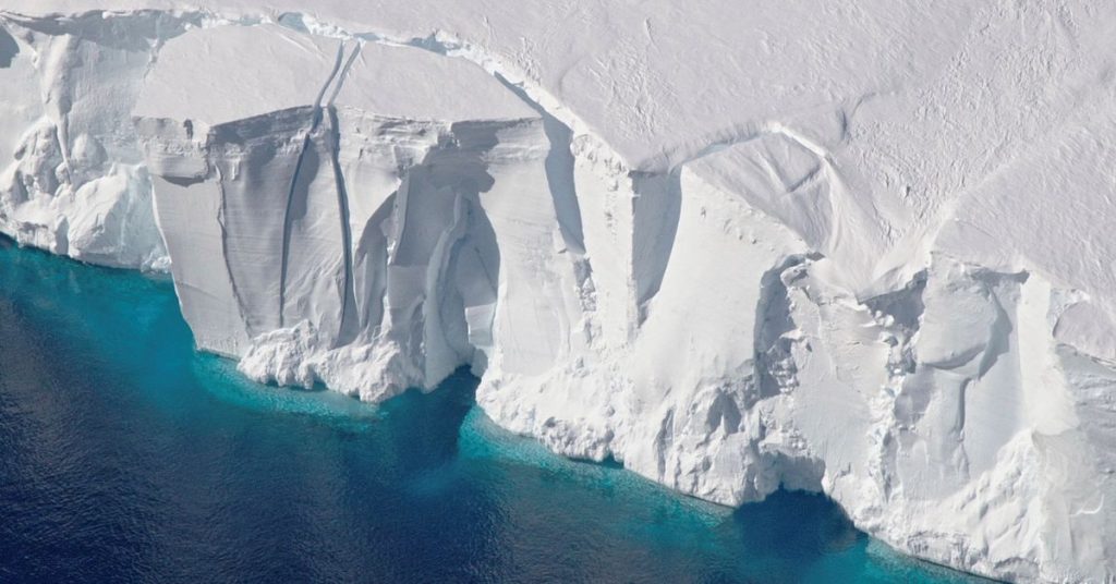Satellite images show that the Antarctic ice shelf is collapsing faster than previously thought